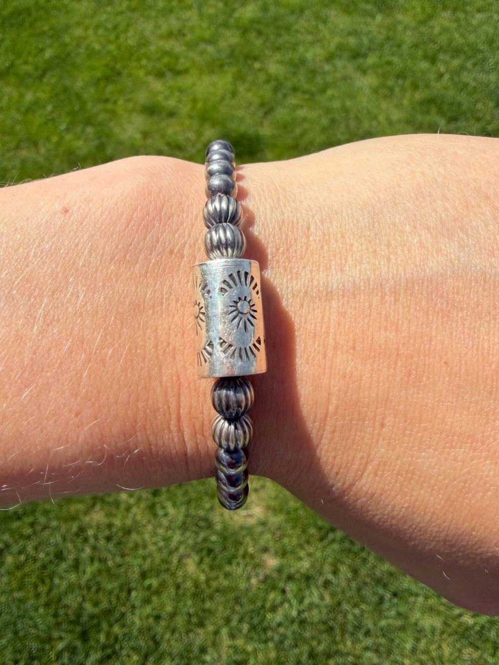 Sterling Silver Navajo Pearl Stretch Bracelet with Barrel and Fluted Beads - Picture 4 of 4